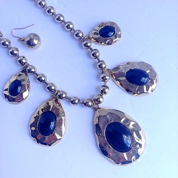 Gold Chain with Black Stone Teardrop Necklace Earrings Set - Picture 2 of 5